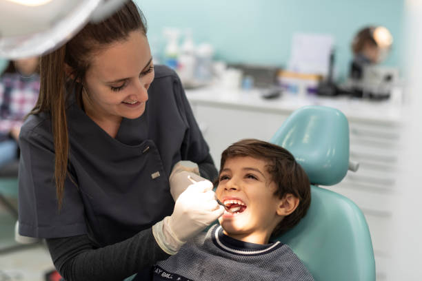 Best Emergency Tooth Extraction  in Petersburg, IL
